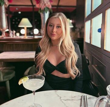 Leaked Ellemarie/ private photo viral onlyfans