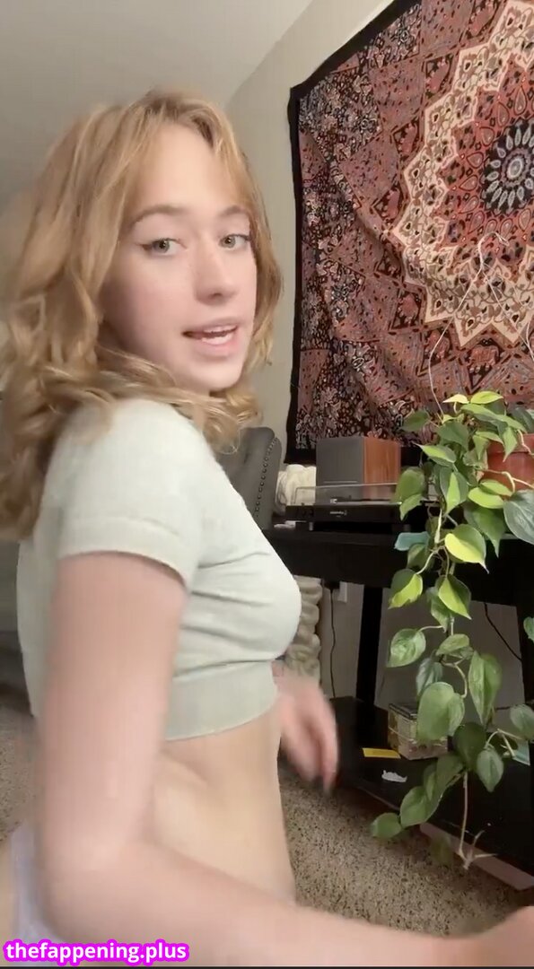 Leaked Chloe amour/ private photo viral onlyfans