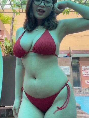 Leaked Who is this  page private photo viral onlyfans