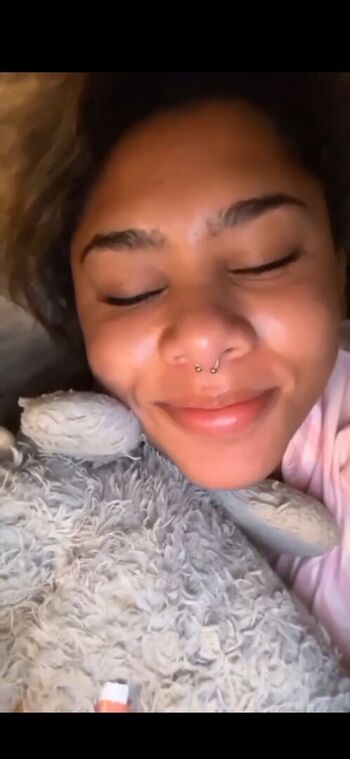 Leaked Nicole black/ private photo viral onlyfans