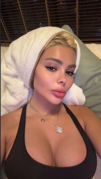 Leaked Who is this  page private photo viral onlyfans