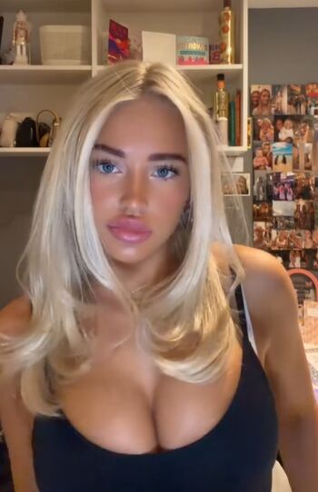 Leaked Who is this  page private photo viral onlyfans