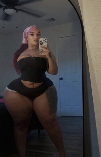 Leaked Tami bar / private photo viral onlyfans