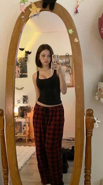Leaked Charli kamara/ private photo viral onlyfans