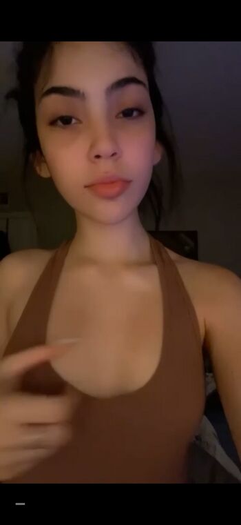 Leaked Melissa tongue/ private photo viral onlyfans