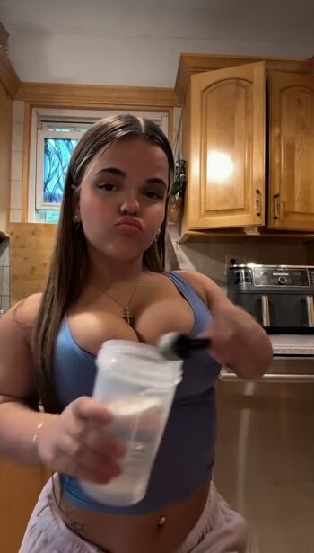 Leaked Emily feld / private photo viral onlyfans