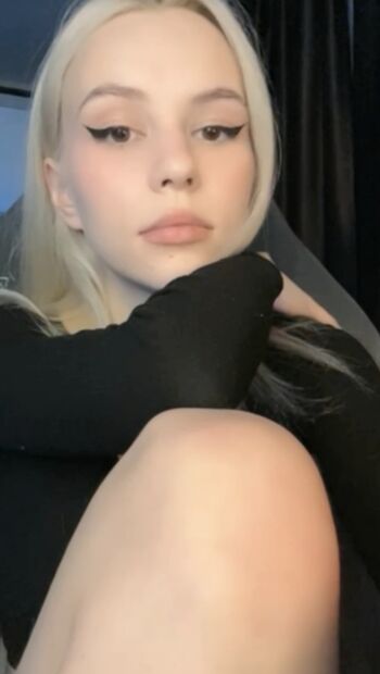 Leaked Caroline vreeland / private photo viral onlyfans
