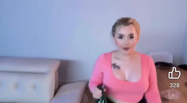 Leaked Bimbo bunny/ private photo viral onlyfans