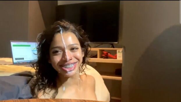Leaked Sara velez/ private photo viral onlyfans