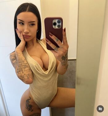 Leaked Nikki nobra/ private photo viral onlyfans