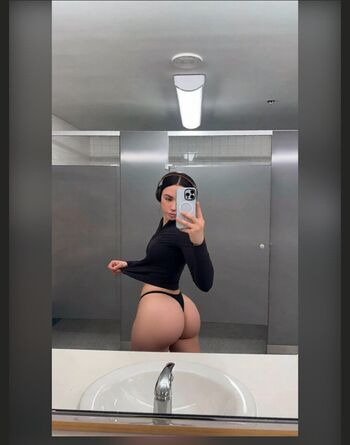 Leaked Who is this / private photo viral onlyfans