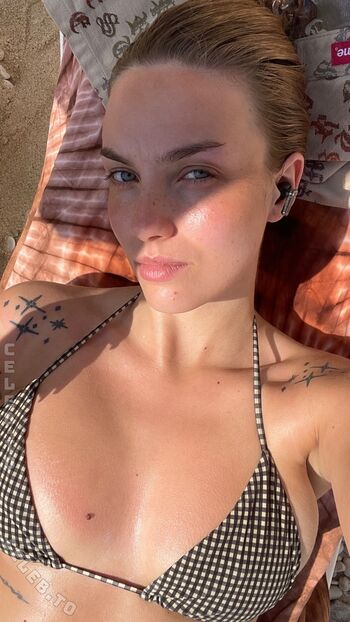 Leaked Whosrobin private photo viral onlyfans