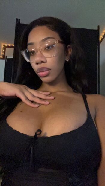 Leaked Womanflo private photo viral onlyfans