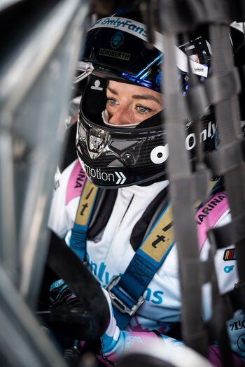 Leaked Women motorsports private photo viral onlyfans