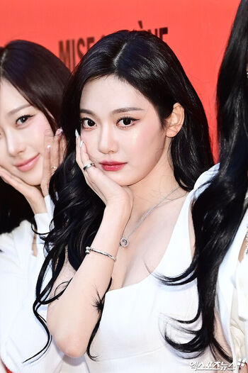 WomenK-pop