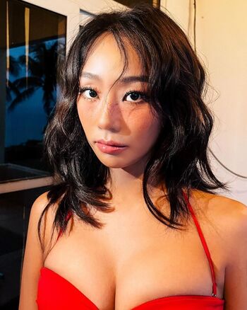 WomenK-pop
