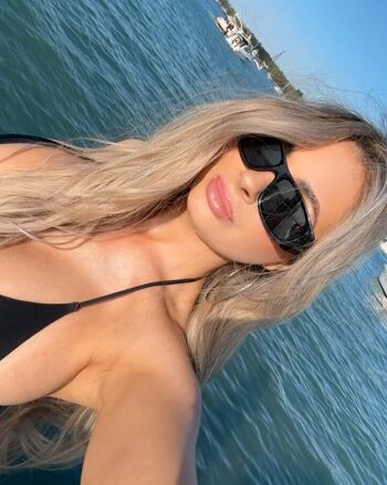 Leaked Xchristiina page private photo viral onlyfans
