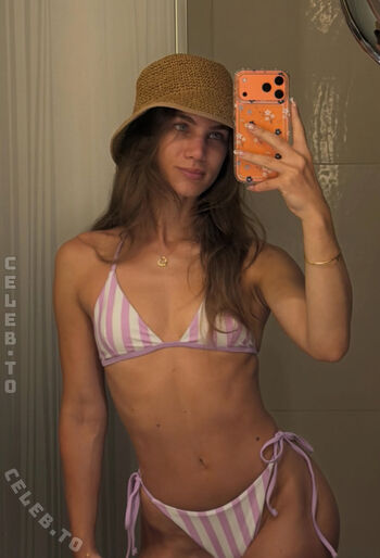 Leaked Xeniadenise private photo viral onlyfans