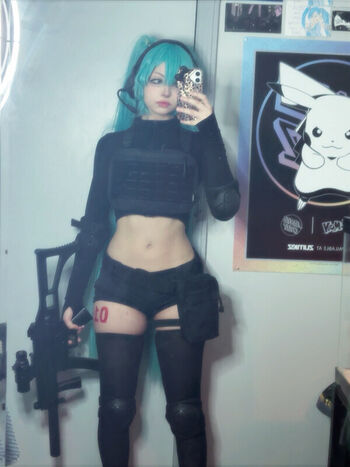 xenluvsmiku