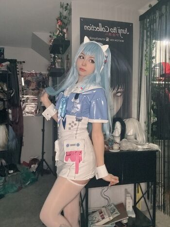 xenluvsmiku