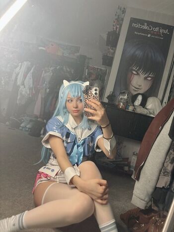 xenluvsmiku