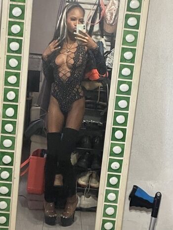 Leaked Xoxo ozzi private photo viral onlyfans
