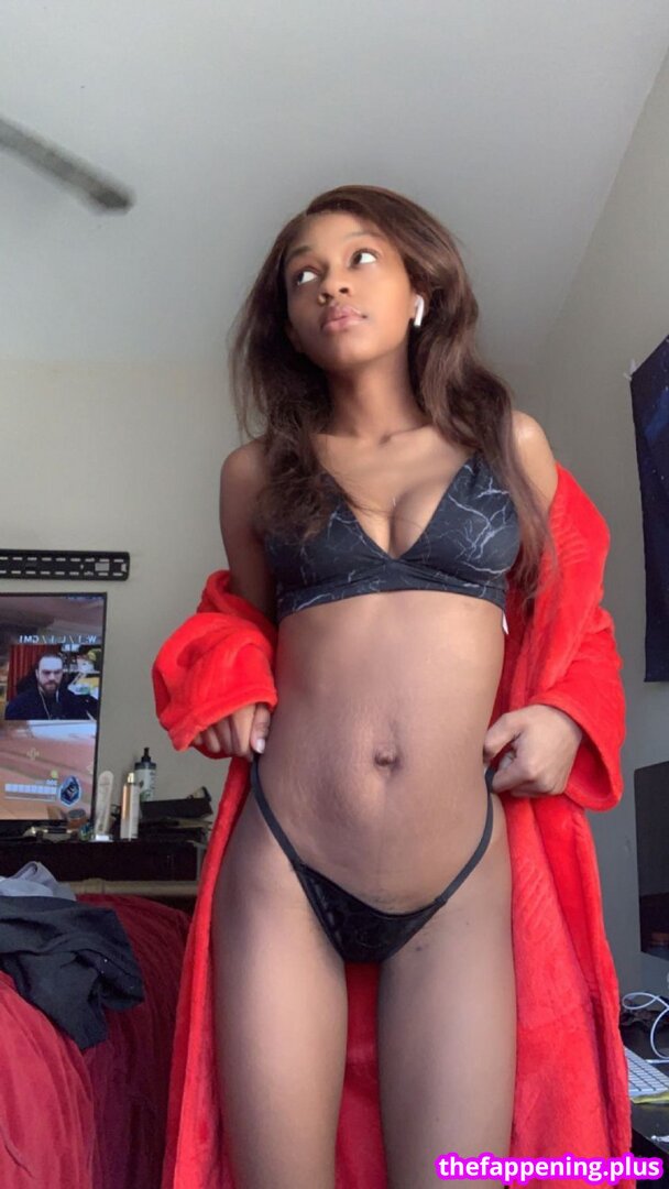 xx_zakiya / xxxmilk Nahá OnlyFans fotografie #23