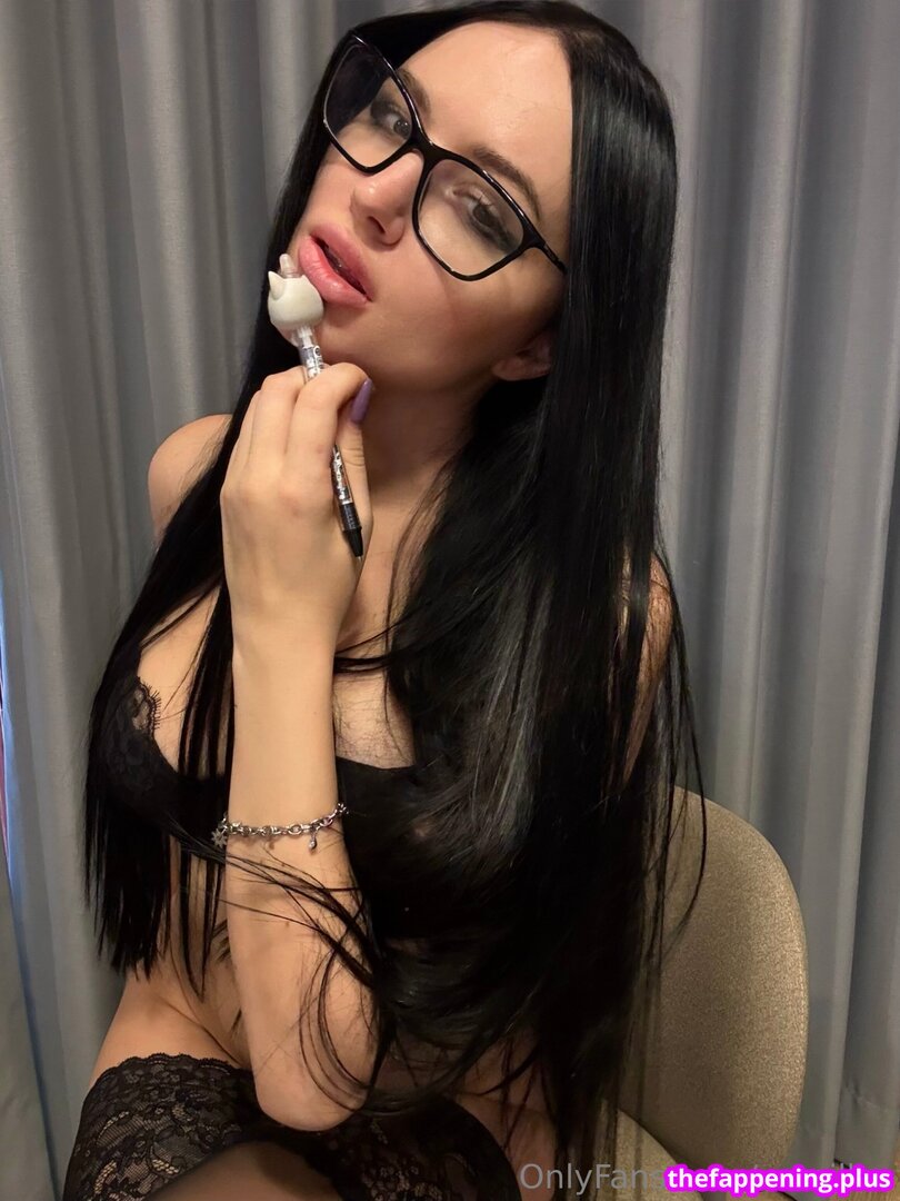 xxmilla / xxmillaa Naakte OnlyFans Foto #3