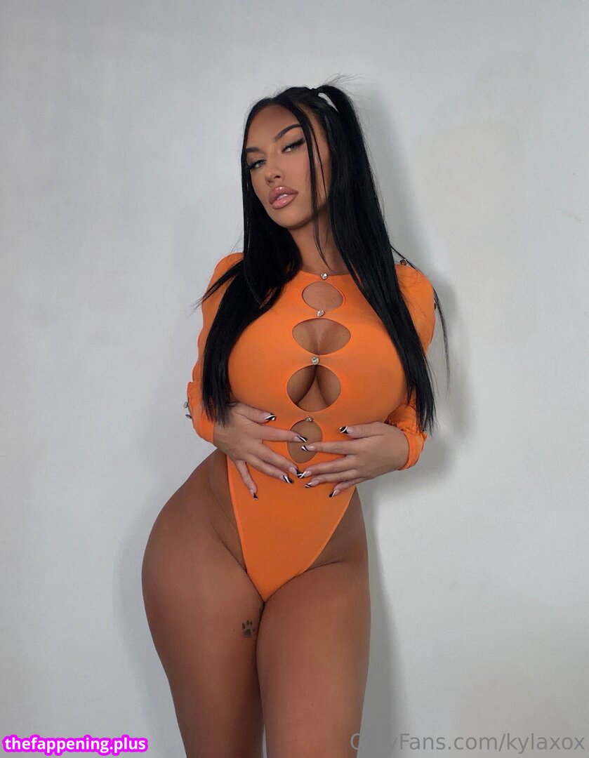 kikybou / kylaxox / xxxkyx Çıplak OnlyFans Fotoğrafı #11