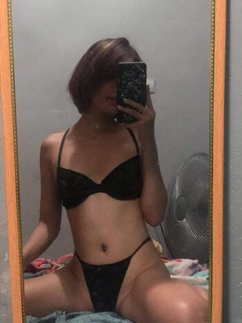 Leaked Xyren woods private photo viral onlyfans