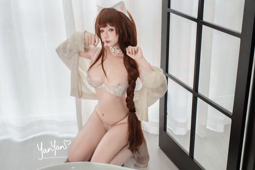 YanYanCosplay