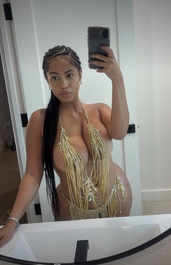 Yasmine Lopez
