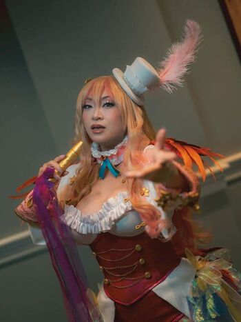 Yaya Han