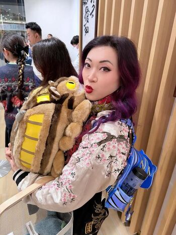 Yaya Han