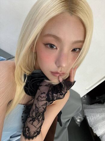 Leaked Lily love / private photo viral onlyfans