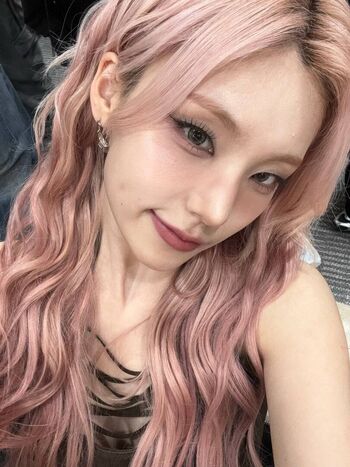 Leaked Katy kiss/ private photo viral onlyfans