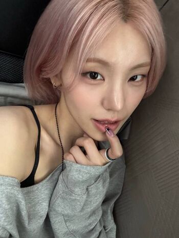 Leaked Dommezuri/ private photo viral onlyfans