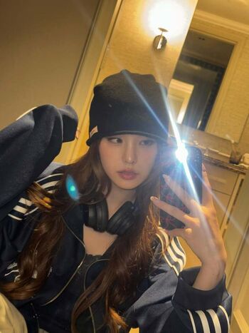 Leaked Leratlerat/ private photo viral onlyfans