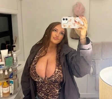 Leaked Yellowpolkadotbirkin private photo viral onlyfans