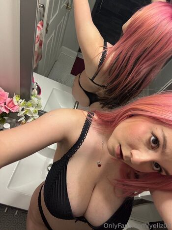 Leaked Yellz  page private photo viral onlyfans