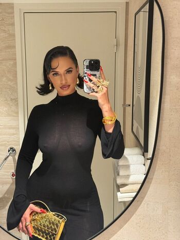 Leaked Yesjulz  page private photo viral onlyfans