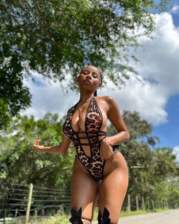 Leaked Yoelys correa private photo viral onlyfans