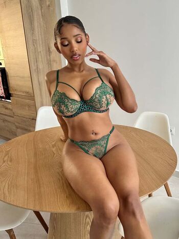 Leaked Yoelys correa private photo viral onlyfans