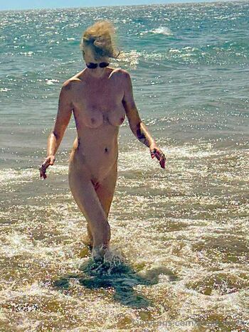 Leaked Yoga mom private photo viral onlyfans