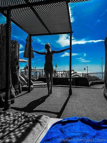 Leaked Yoga mom private photo viral onlyfans