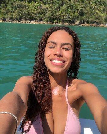 Yone Fernanda