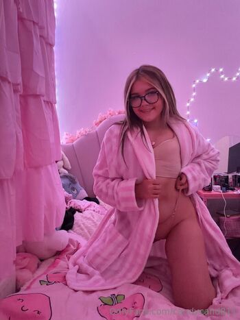 Leaked Young baby face girl alissadocherty private photo viral onlyfans