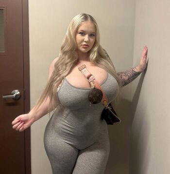 yourcurvystacy