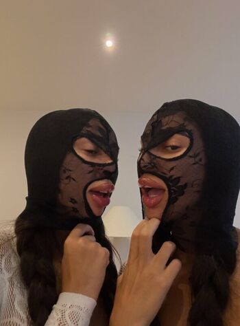 Leaked Yourtwinss private photo viral onlyfans