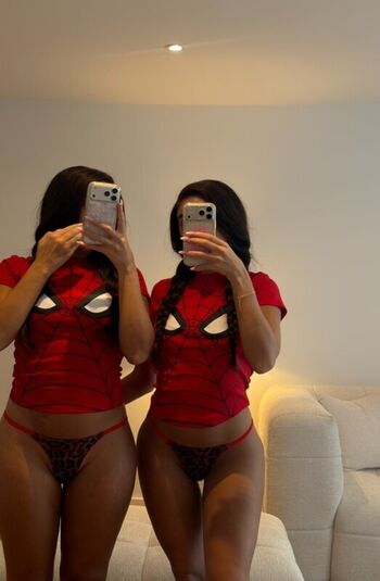 Leaked Yourtwinss private photo viral onlyfans